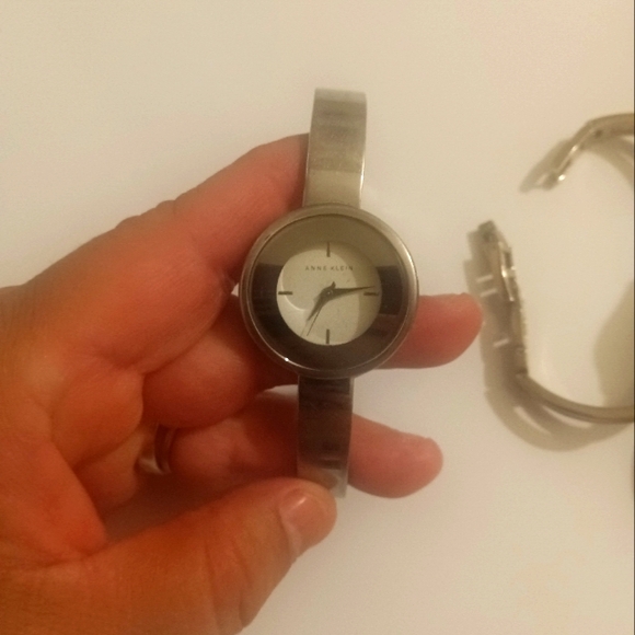 Ann Klein lot of 5 watches and keychain - Picture 6 of 7